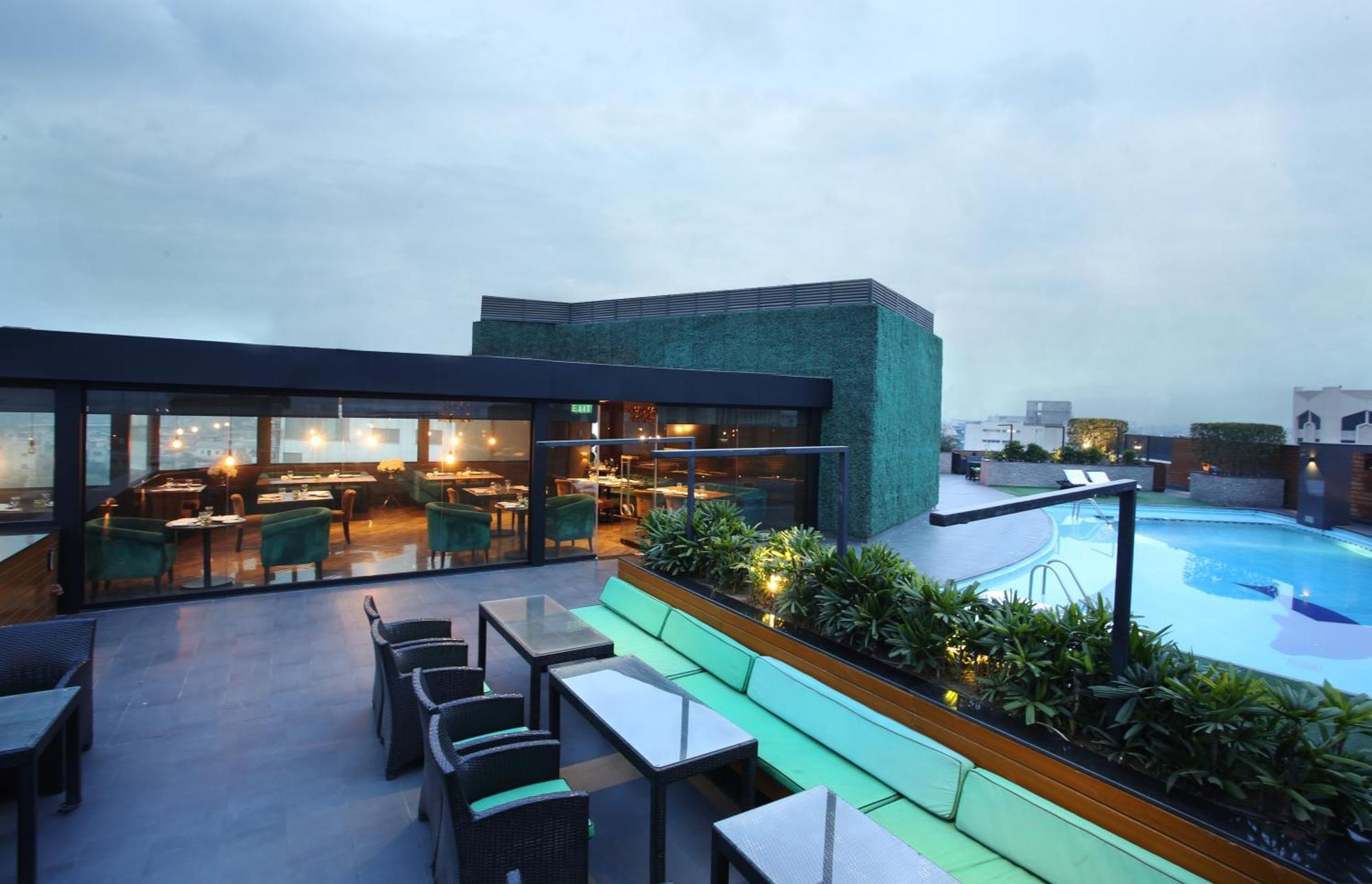 Four Points By Sheraton Lahore Exterior photo